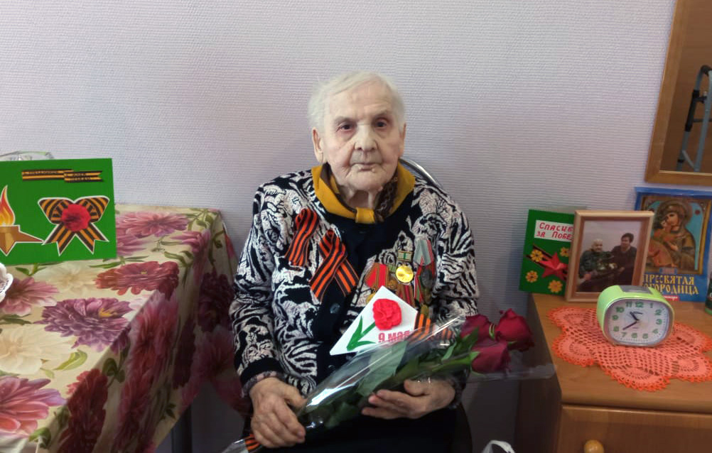 Подарки ветеранам к Дню Победы